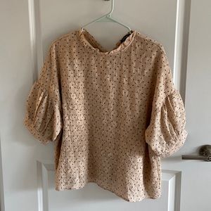 Like new size M tan floral print blouse from Roolee
